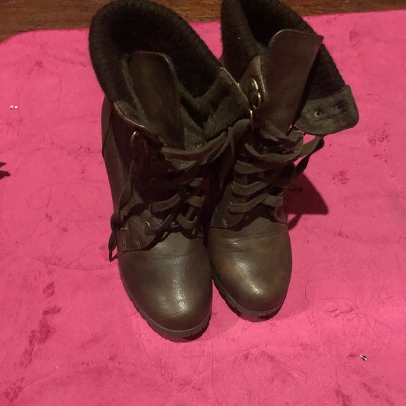 Forever 21 lace up heeled boots - Picture 2 of 4